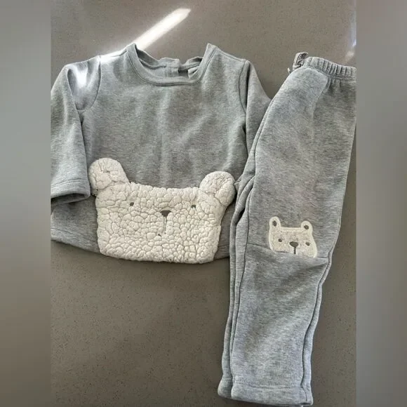 Baby Gap Grey Matching ‘Bear’ sweat set size 12-18 months - Picture 1 of 6